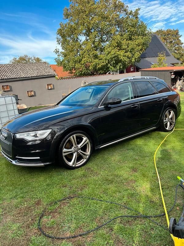 Schwarz Gebraucht 2013 Audi A6 Allroad Kombi | 16.900 € (Fairer Preis) - Bild 1/4