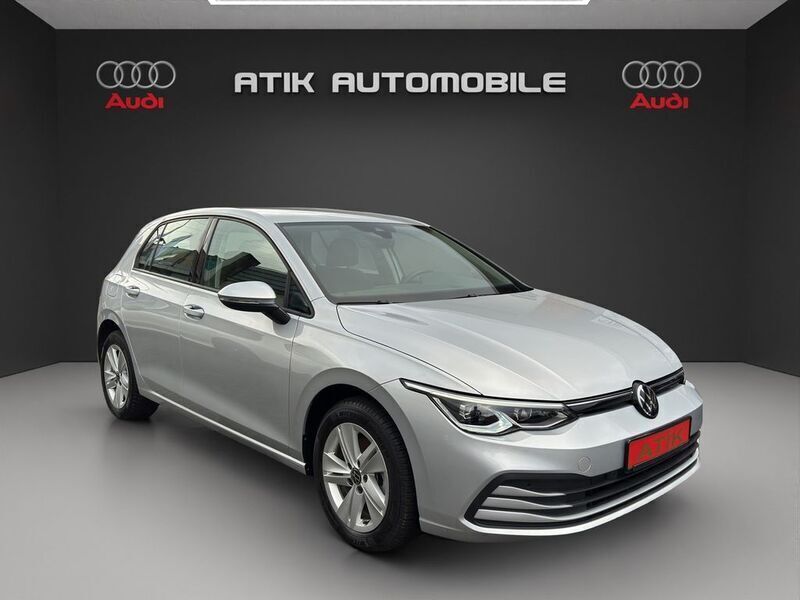 Reflexsilber metallic (metallic) Gebraucht 2022 VW Golf VIII Limousine | 19.980 € (Superpreis) - Bild 1/4