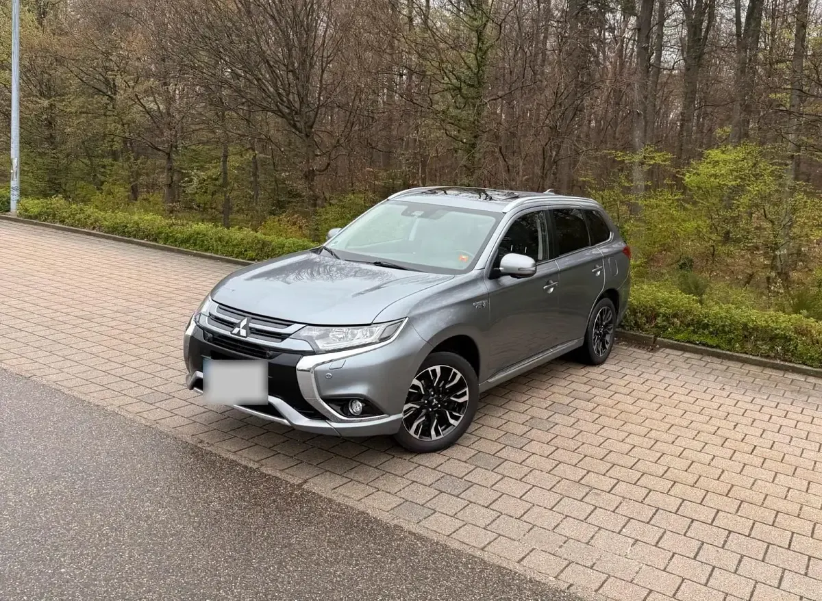 Gebraucht Mitsubishi Outlander P-HEV Top 2017 Silber SUV