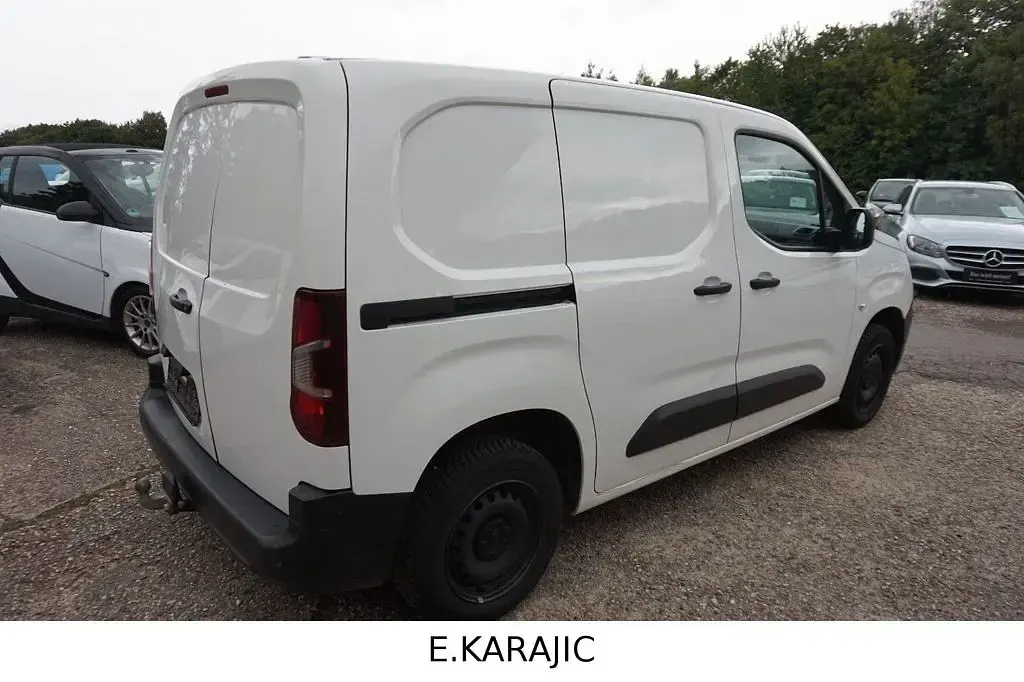 Gebraucht Peugeot Partner Premium 110 PS (80 kW) 2021 Weiß Van / Kleinbus