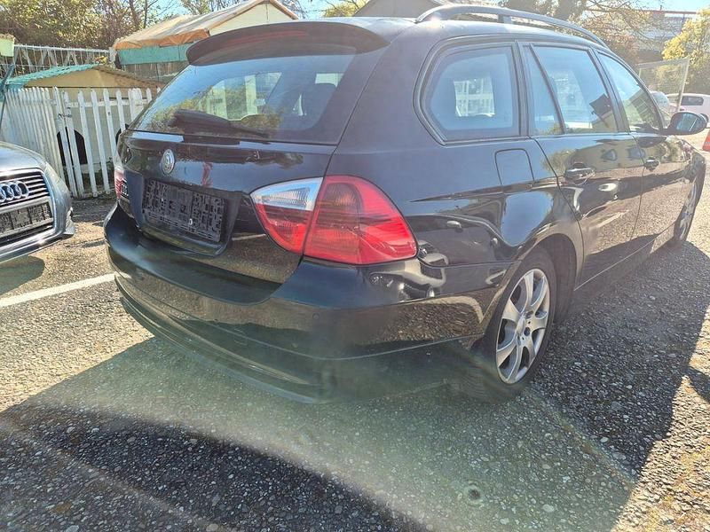 Gebraucht BMW 318 Advantage 143 PS (105 kW) 2008 Schwarz Kombi