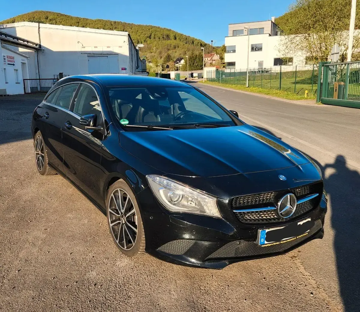 Gebraucht Mercedes CLA200 Shooting Brake 156 PS (114 kW) 2016 Schwarz Kombi