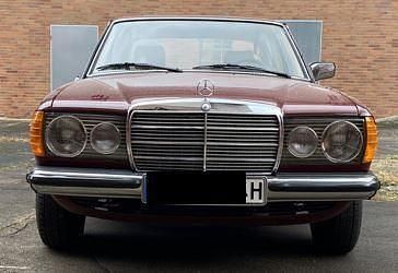 Gebraucht Mercedes 200 60 PS (44 kW) 1982 Rot Limousine