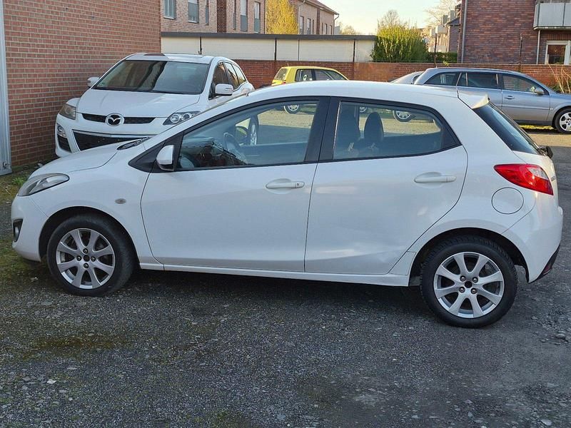 Second-hand Mazda 2 75 CP (55 kW) 2013 Alb Hatchback