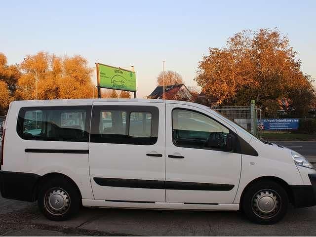 Second-hand Citroën Jumpy 109 CP (80 kW) 2011 Alb Monovolum