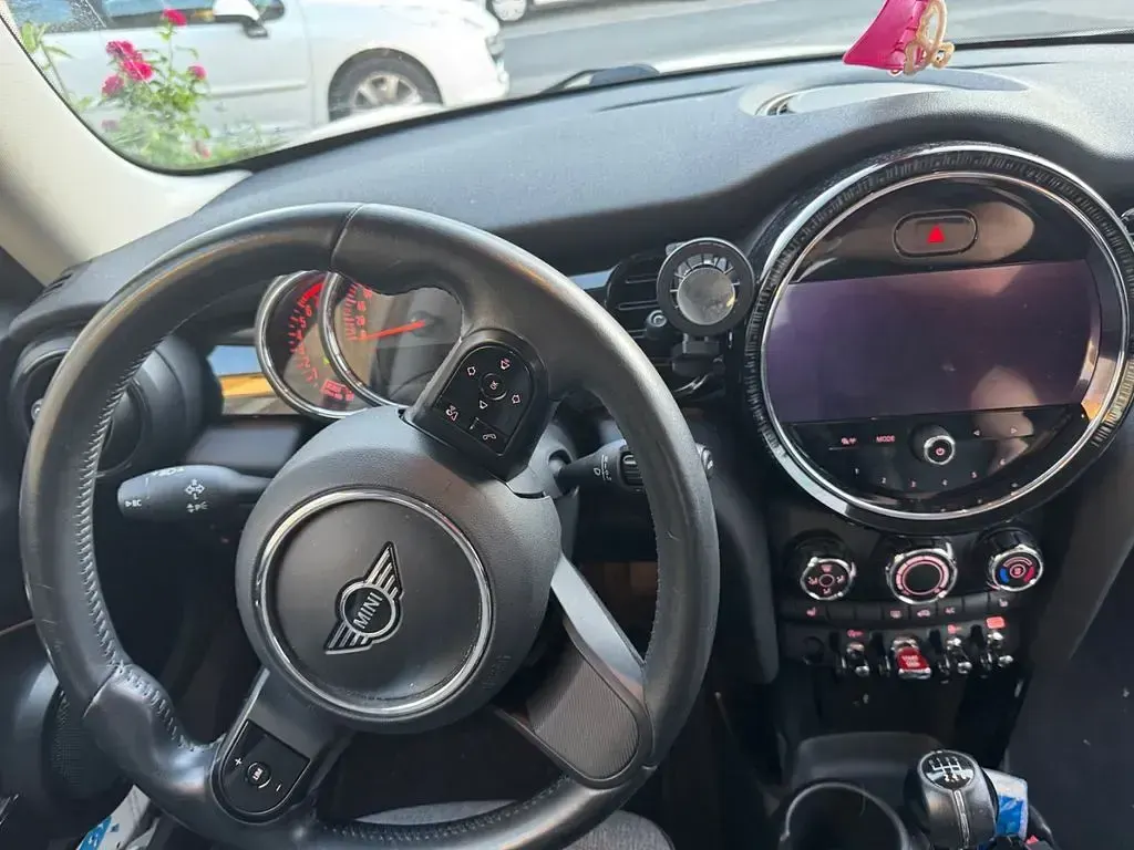 Gebraucht Mini ONE Classic 102 PS (75 kW) 2021 Schwarz Kleinwagen