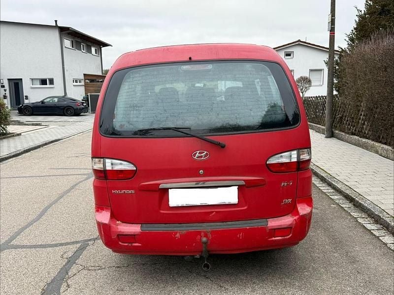 Gebraucht Hyundai H-1 140 PS (102 kW) 2006 Rot Van / Kleinbus