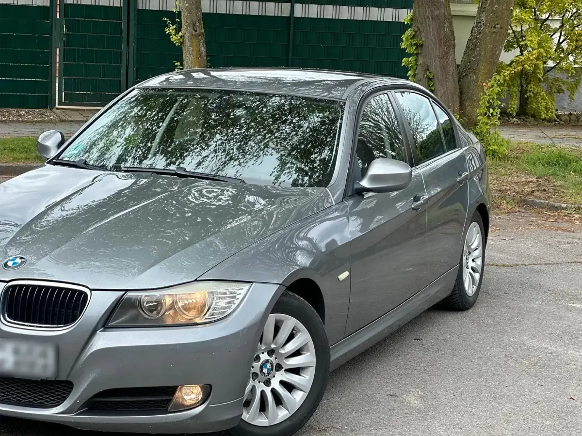 Second-hand BMW 320 170 CP (125 kW) 2010 Gri Berlinǎ