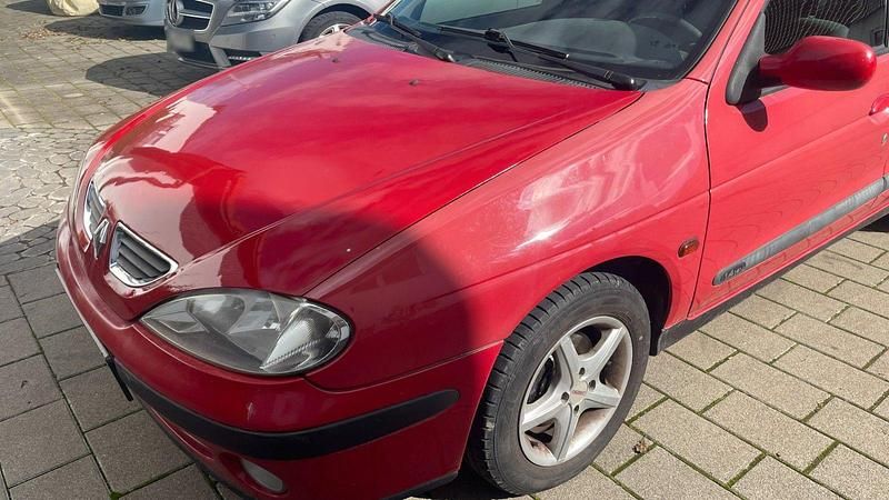 Gebraucht Renault Mégane 95 PS (69 kW) 2001 Rot Limousine