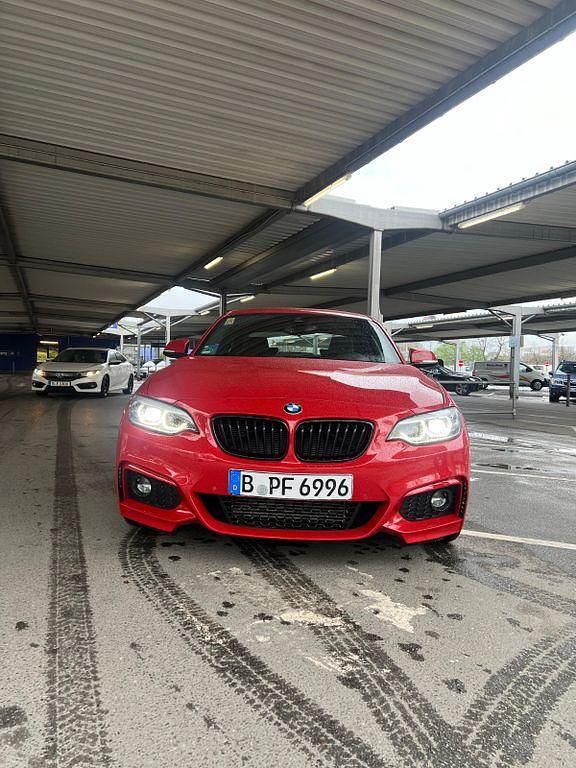 Rot Gebraucht 2018 BMW 220 M Sport Coupé | 18.500 € (Guter Preis) - Bild 1/4