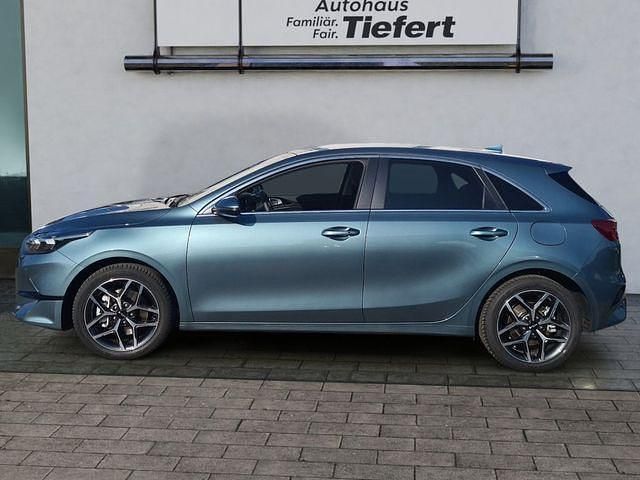 Gebraucht Kia Ceed Platinum 140 PS (102 kW) 2025 (usg) yucca steel gray m Kleinwagen