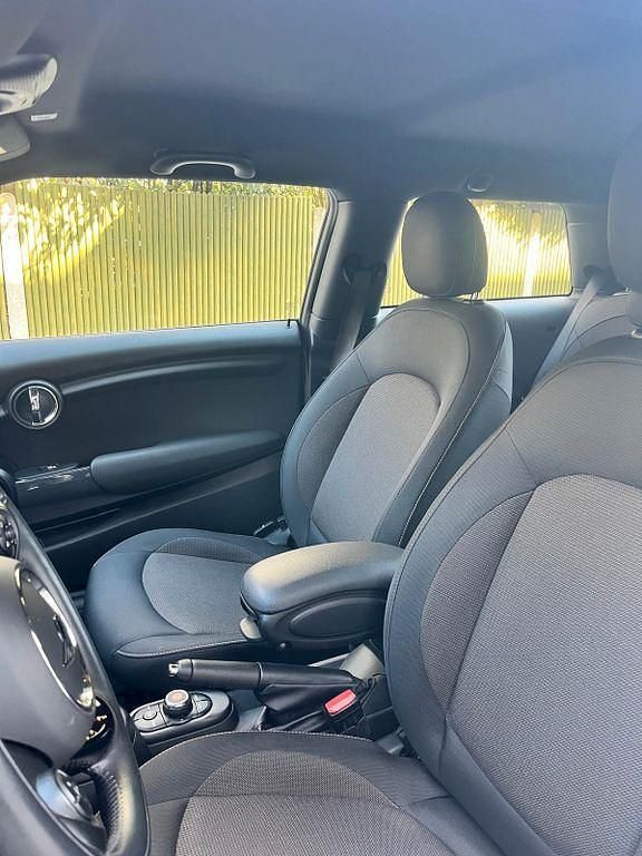 Gebraucht Mini ONE 102 PS (75 kW) 2021 Schwarz Kleinwagen