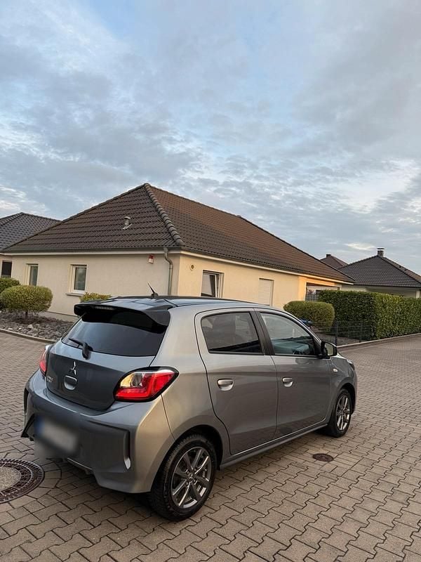Grau Gebraucht 2021 Mitsubishi Space Star Kleinwagen | 9.000 € (Fairer Preis) - Bild 1/4