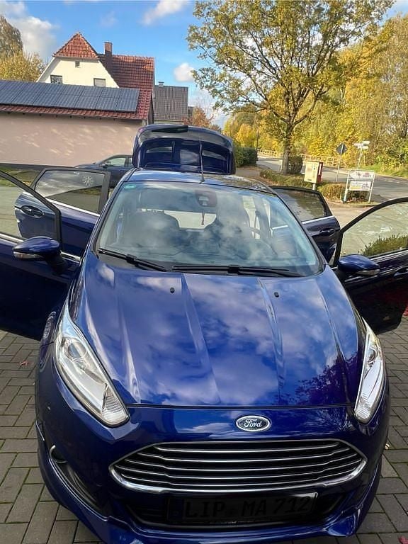 Blau Gebraucht 2014 Ford Fiesta Kleinwagen | 5.000 € (Guter Preis) - Bild 1/4
