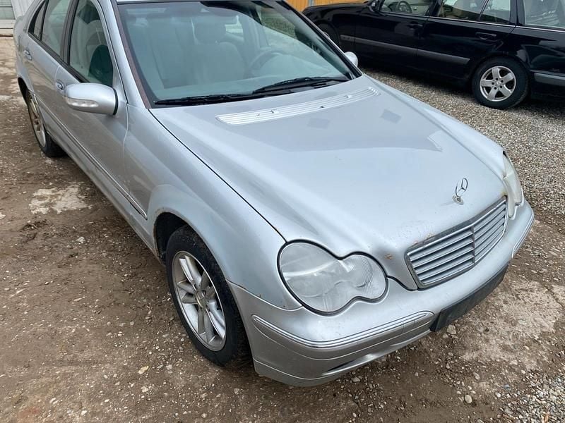 Gebraucht Mercedes C240 Elegance 163 PS (119 kW) 2000 Silber Limousine