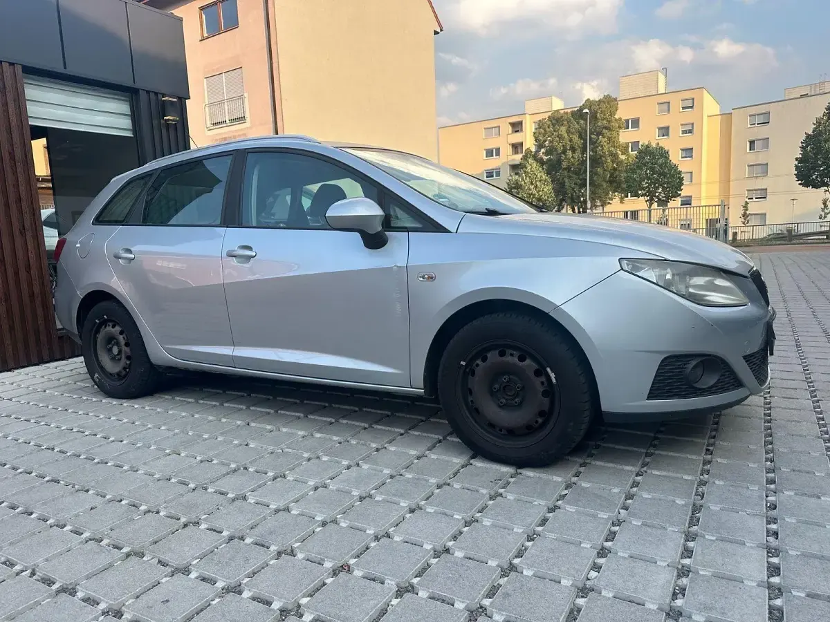 Gebraucht Seat Ibiza ST Style 90 PS (66 kW) 2011 Grau Kombi