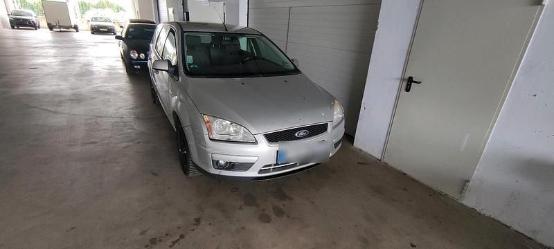 Silber Gebraucht 2007 Ford Focus Kombi | 800 € (Superpreis) - Bild 1/4