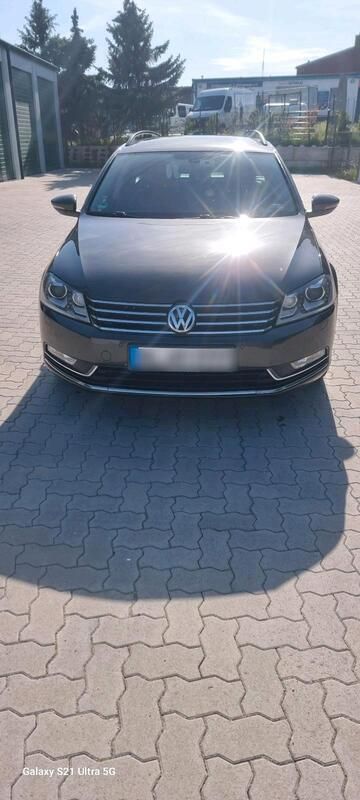 Braun Gebraucht 2013 VW Passat Kombi | 7.600 € (Fairer Preis) - Bild 1/4