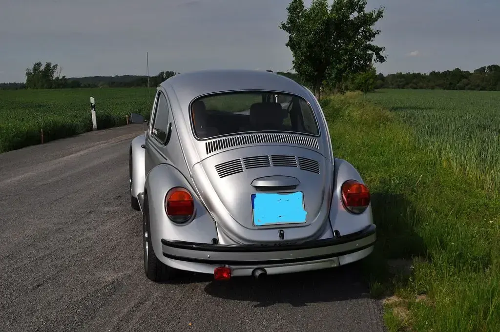 Używany VW Käfer 46 KM (33 kW) 1996 Srebrny Hatchback