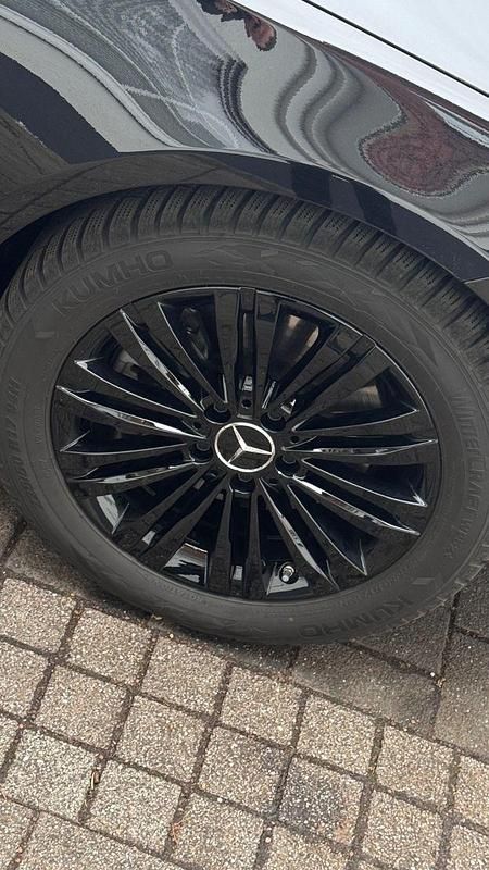 Gebraucht Mercedes C220 197 PS (144 kW) 2024 Schwarz Kombi