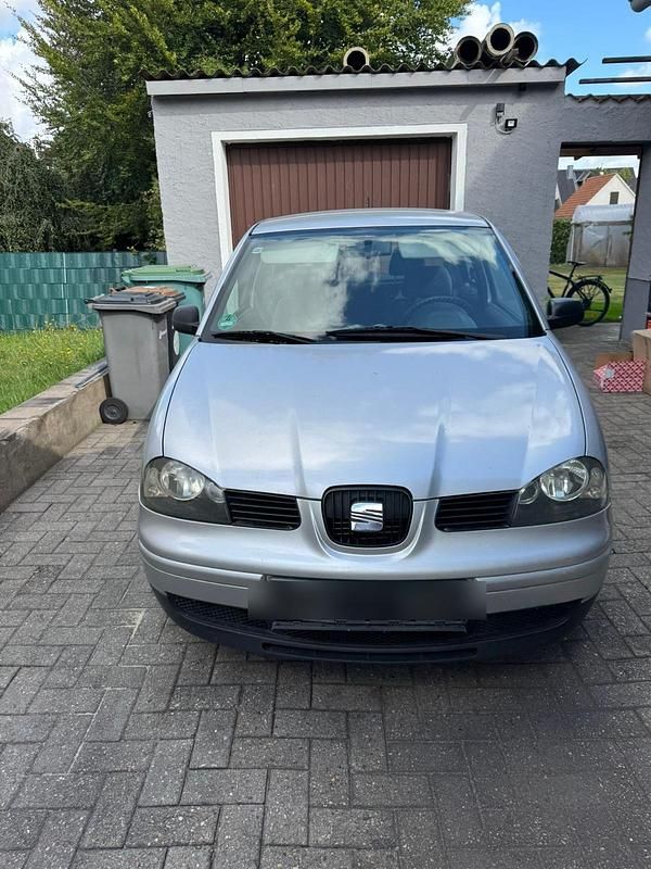 Grau Gebraucht 2002 Seat Arosa Kleinwagen | 1.200 € (Fairer Preis) - Bild 1/4