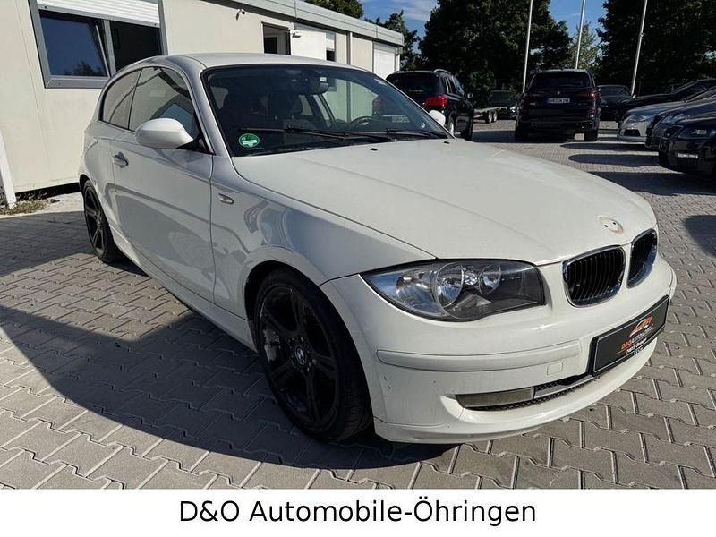 Weiß Gebraucht 2008 BMW 118 Advantage Kleinwagen | 1.490 € (Superpreis) - Bild 1/4
