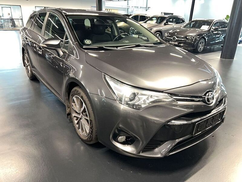 Grau Gebraucht 2016 Toyota Avensis Business Edition Kombi | 6.690 € (Fairer Preis) - Bild 1/4