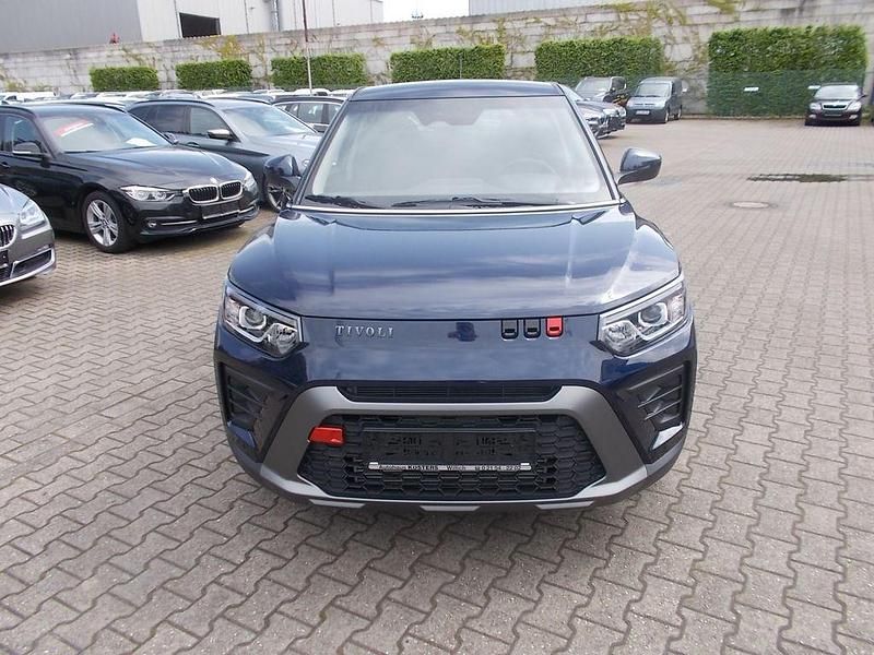 Neu SsangYong Tivoli 163 PS (119 kW) 2025 Blau SUV