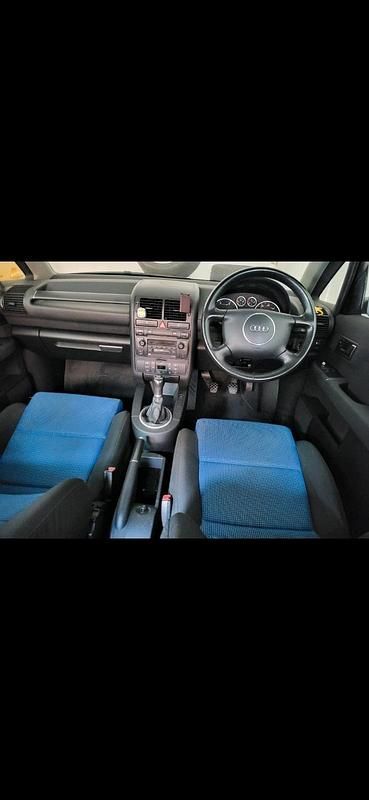 Second-hand Audi A2 75 CP (55 kW) 2003 Albastru Hatchback