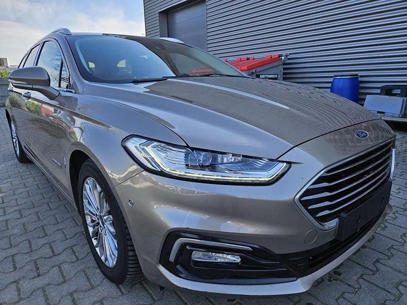Gebraucht Ford Mondeo Titanium 140 PS (102 kW) 2021 Silber Limousine