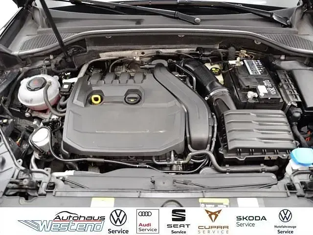 Gebraucht Audi Q2 S-Line 150 PS (110 kW) 2022 Mythosschwarz (metallic) SUV