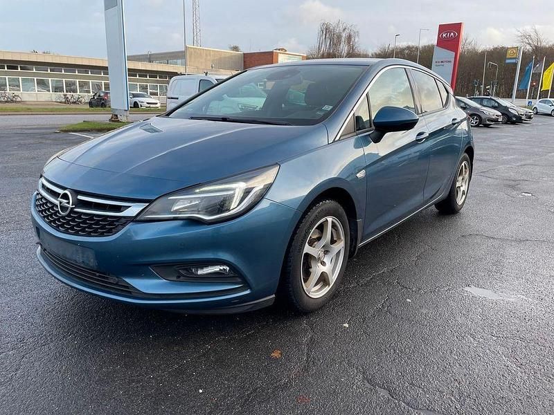 Gebraucht 2016 Opel Astra Dynamic Limousine | 5.100 € (Guter Preis) - Bild 1/4