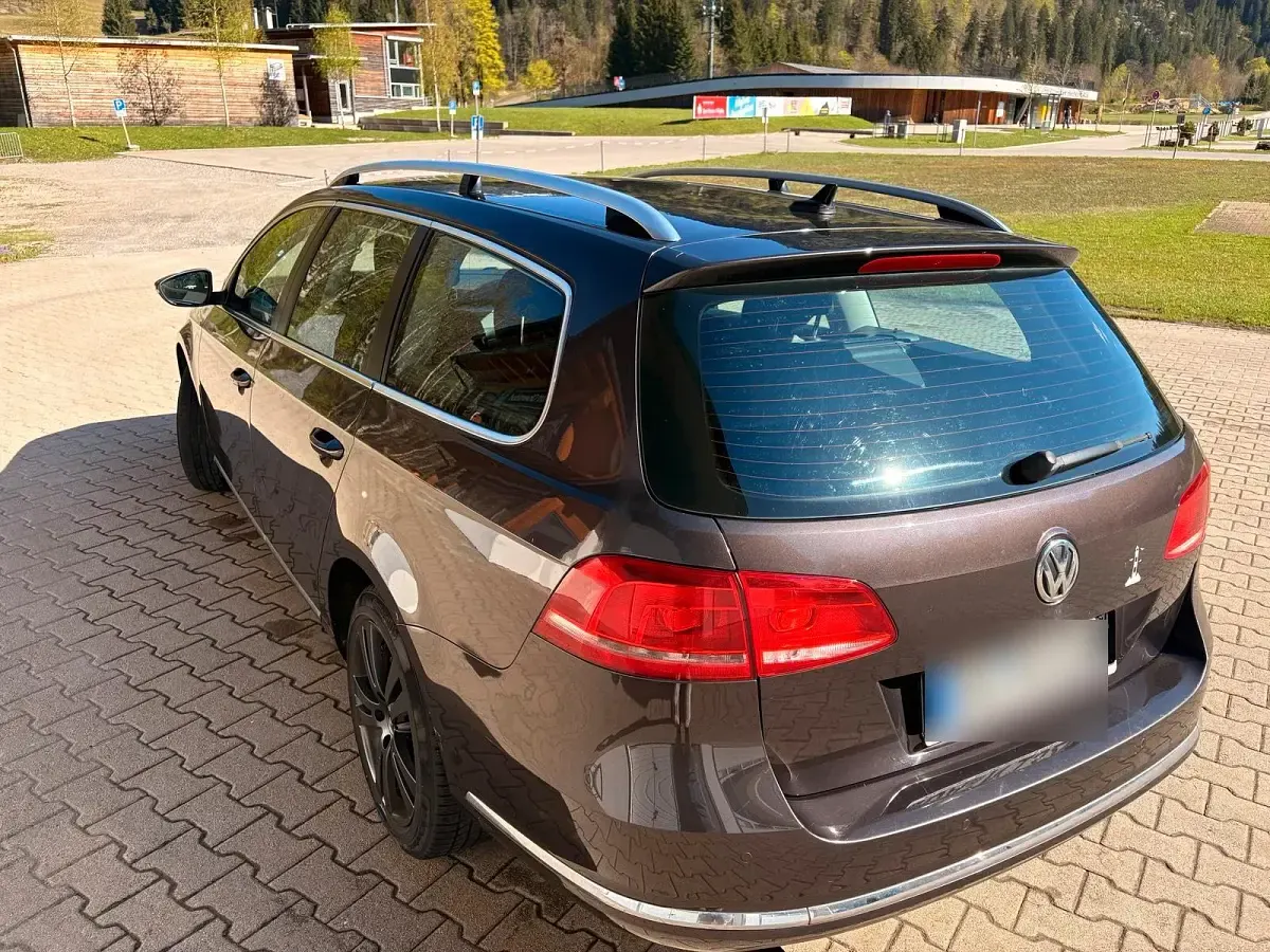 Gebraucht VW Passat 122 PS (89 kW) 2011 Braun Kombi