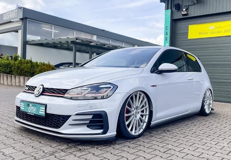Weiß metallic Gebraucht 2017 VW Golf VII GTI | 20.960 € (Etwas zu teuer) - Bild 1/4
