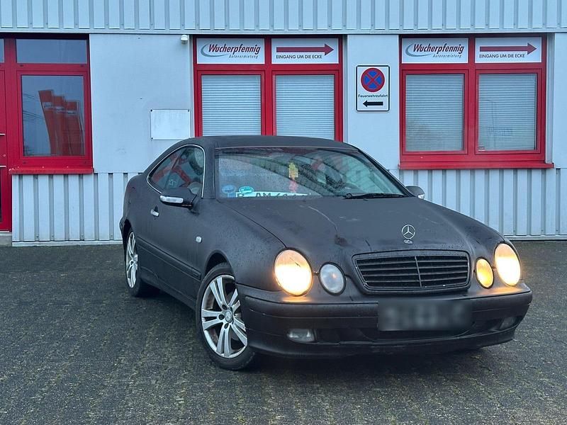 Schwarz Gebraucht 2001 Mercedes CLK200 Limousine | 2.200 € - Bild 1/4