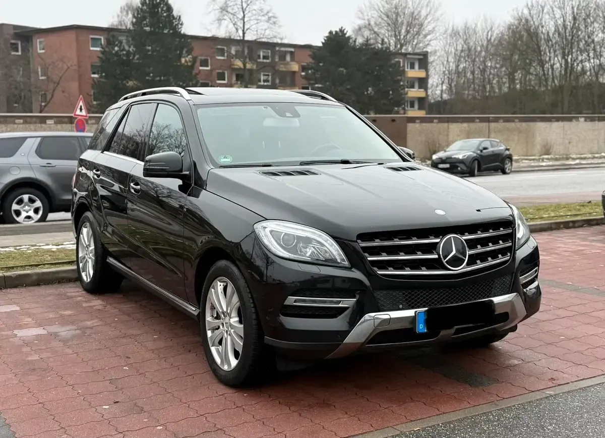 Gebraucht Mercedes ML350 AMG line 258 PS (189 kW) 2015 Schwarz SUV