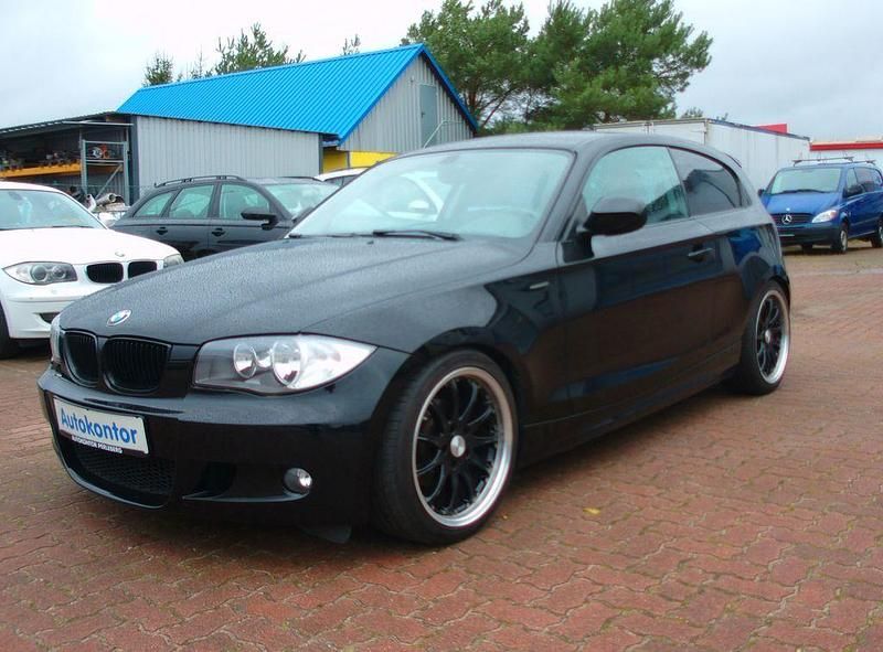 Gebraucht BMW 116 Advantage 122 PS (89 kW) 2010 Schwarz Kleinwagen
