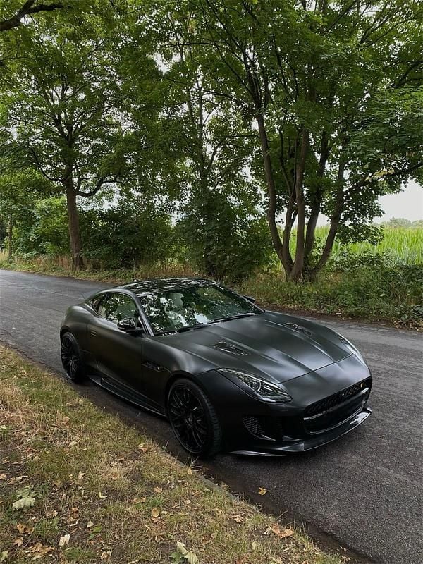 Schwarz Gebraucht 2015 Jaguar F-Type R Coupé | 42.900 € (Superpreis) - Bild 1/4