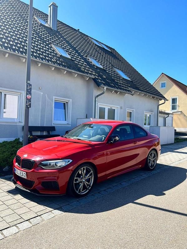 Rot Gebraucht 2015 BMW M235 M Performance Coupé | 27.900 € (Fairer Preis) - Bild 1/4