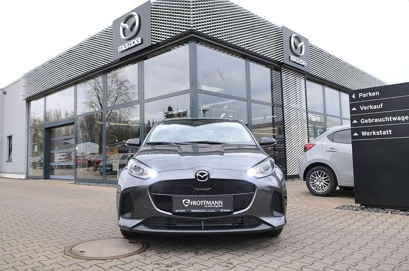 Neu Mazda 2 Center-Line 116 PS (85 kW) 2025 Grau Limousine