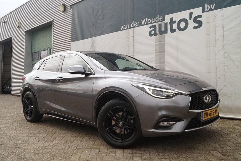 Gebraucht Infiniti Q30 Business 109 PS (80 kW) 2019 Grau Kleinwagen