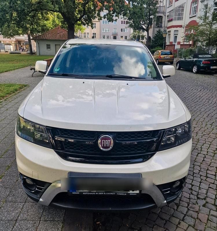 Weiß Gebraucht 2014 Fiat Freemont SUV | 8.500 € (Guter Preis) - Bild 1/4
