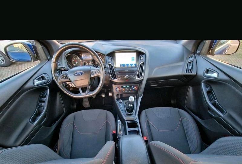 Gebraucht Ford Focus ST-Line 182 PS (133 kW) 2017 Blau Kombi