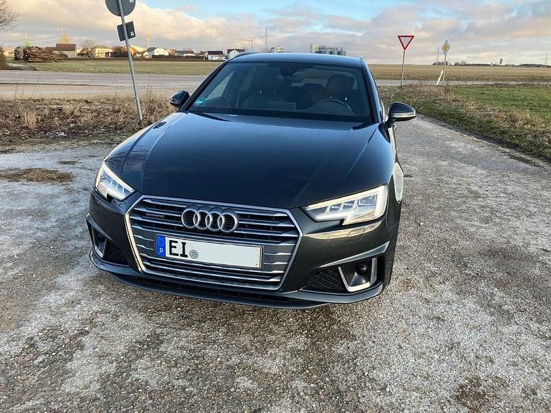 Gebraucht Audi A4 Sport 231 PS (169 kW) 2019 Grau Kombi
