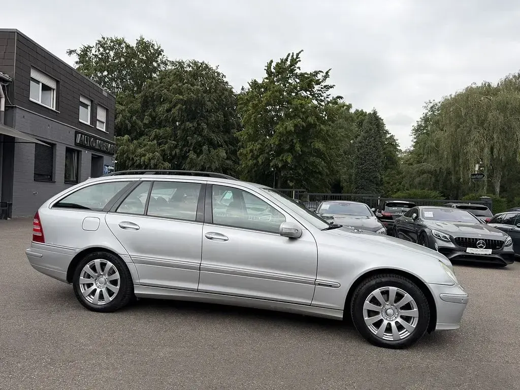 Gebraucht Mercedes C180 Elegance 143 PS (105 kW) 2004 Brillantsilber Kombi