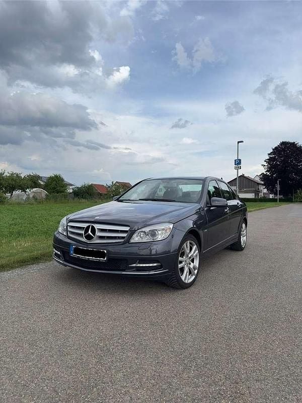 Grau Gebraucht 2011 Mercedes C350 Avantgarde Limousine | 9.500 € (Fairer Preis) - Bild 1/4