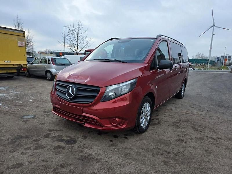 Rot Gebraucht 2020 Mercedes Vito Van | 18.800 € - Bild 1/4