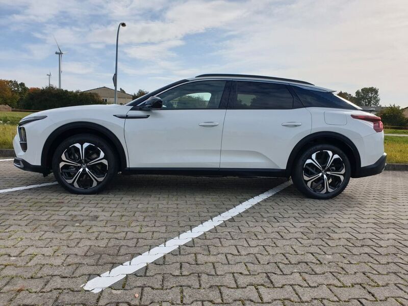Weiß Gebraucht 2023 Citroën C5 X Shine Limousine | 39.900 € - Bild 1/4