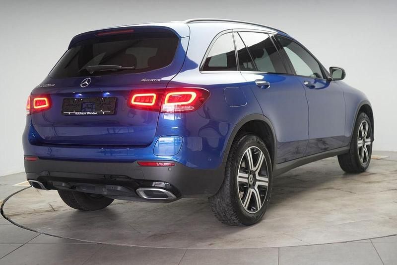 Gebraucht Mercedes GLC300e 194 PS (142 kW) 2022 Blau SUV