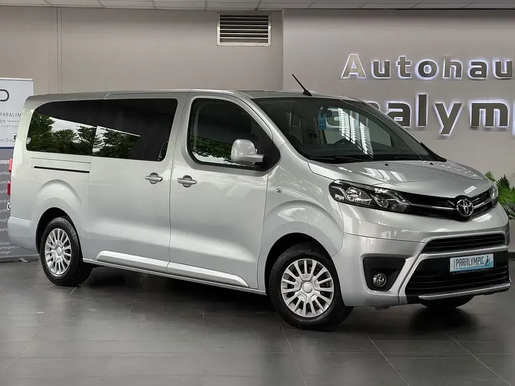 Gebraucht Toyota Proace 150 PS (110 kW) 2017 Silber Van / Kleinbus